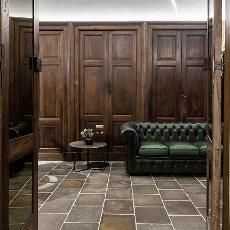 Отель Goldenstern Townhouse Больцано Экстерьер фото